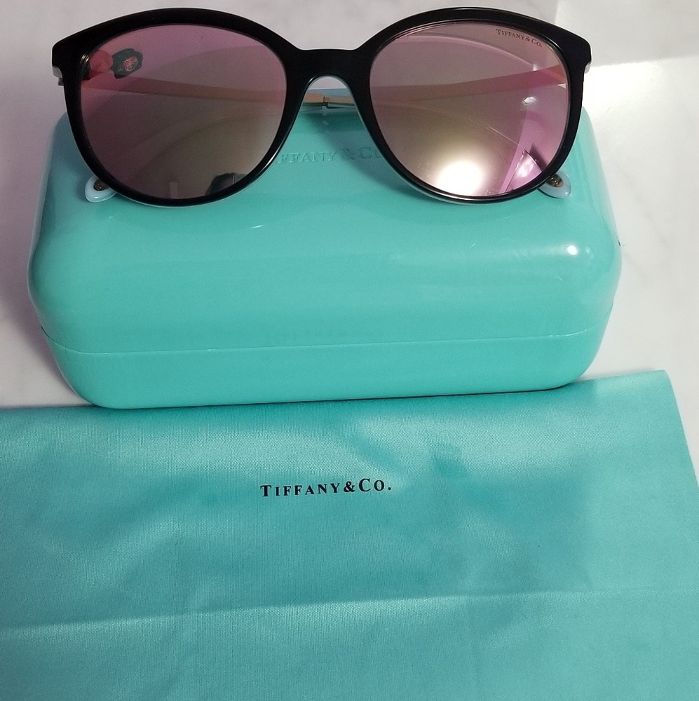 TIFFANY & CO.
